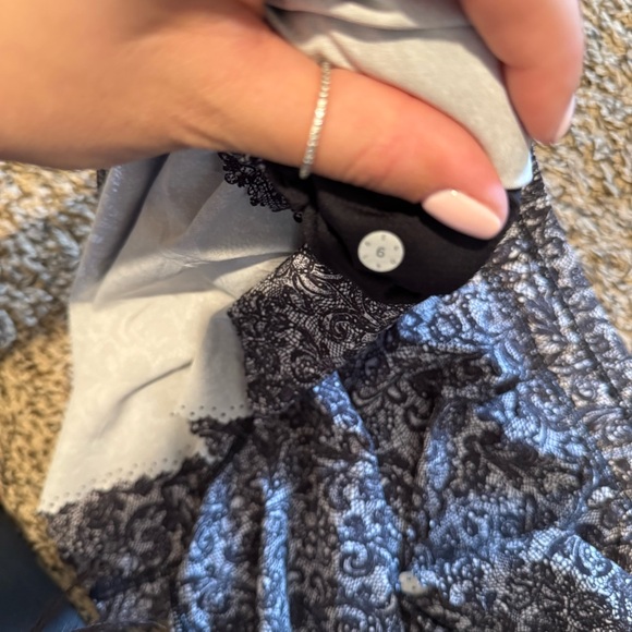 Lululemon size 6 Hit It Short 3 1/2” - Picture 7 of 9